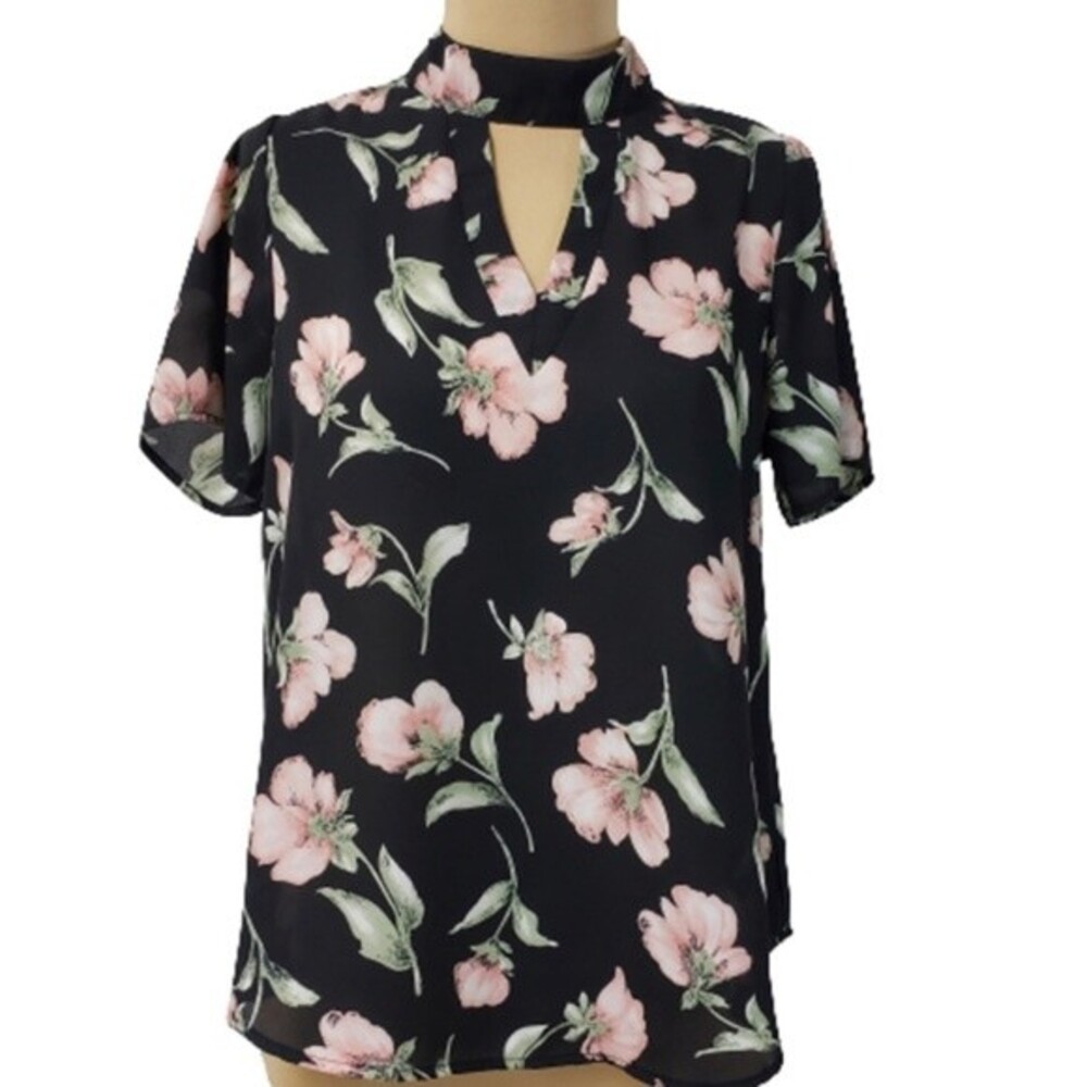 Front and back keyhole black floral blouse top size small NWT